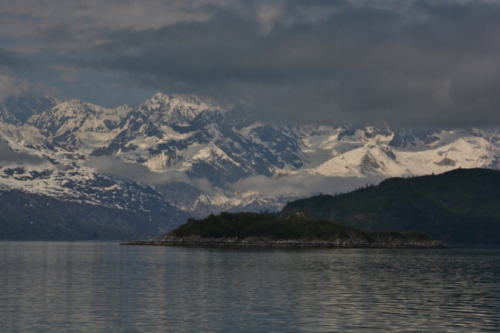 mountain scene on glacier bay